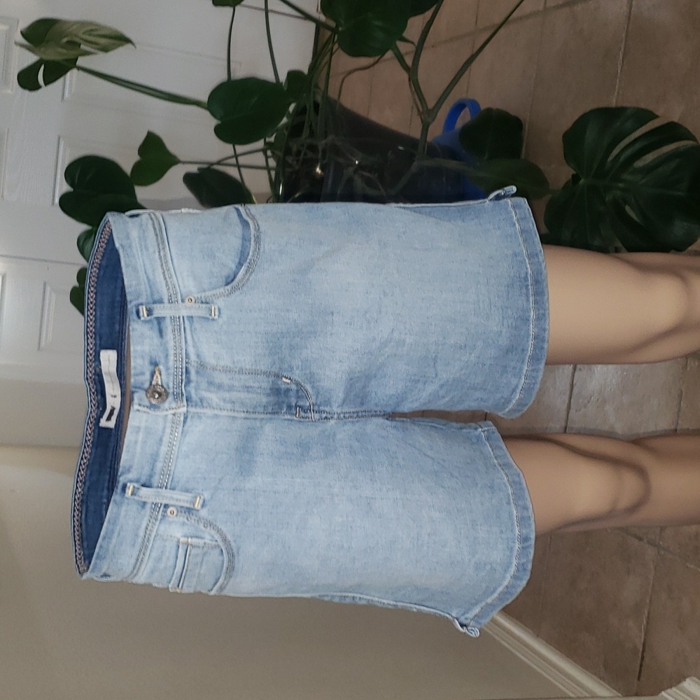 Levi's 4 modest length jean shorts